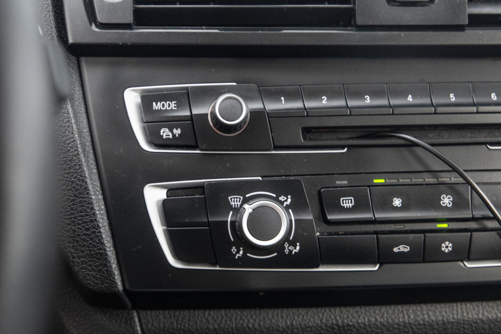 BMW 1 Serie 116i Business+ AUTOMAAT / CRUISE CONTROLE / BLACK LINE / AIRCO / CARPLAY / URBAN