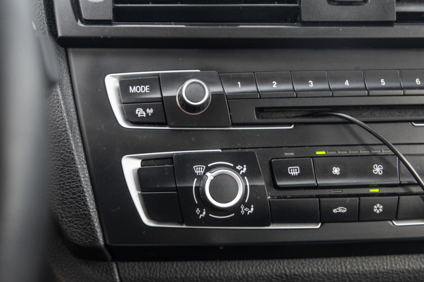 BMW 1 Serie 116i Business+ AUTOMAAT / CRUISE CONTROLE / BLACK LINE / AIRCO / CARPLAY / URBAN