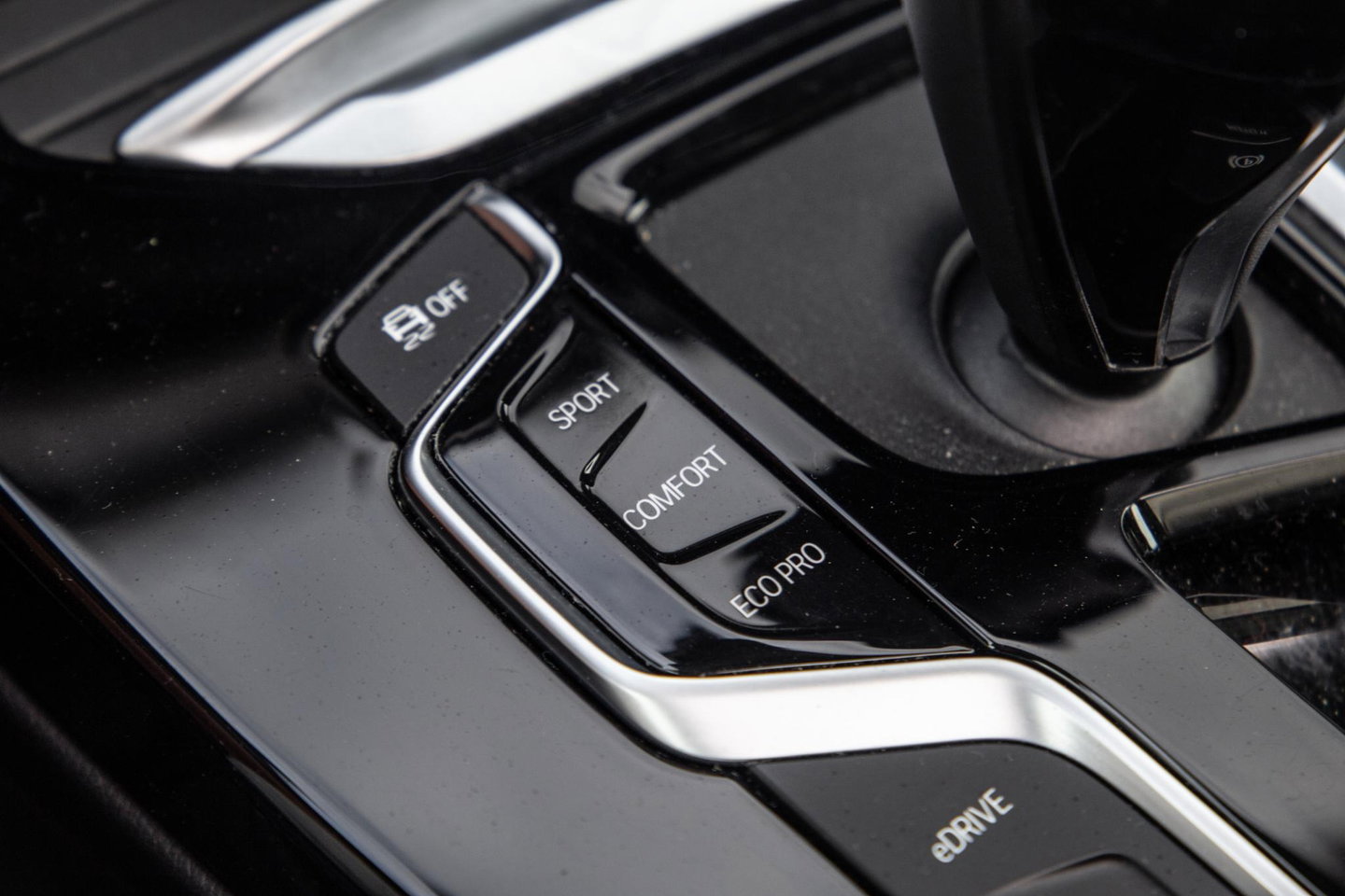 BMW X3 xDrive30e Executive BLACK LINE / PANORAMA DAK / CARPLAY / LEER / STOELVERWARMING / CAMERA