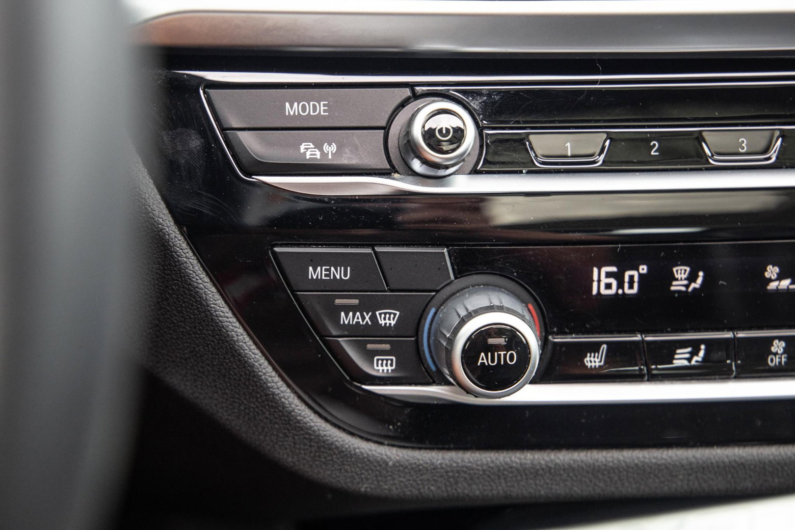 BMW X3 xDrive30e Executive BLACK LINE / PANORAMA DAK / CARPLAY / LEER / STOELVERWARMING / CAMERA