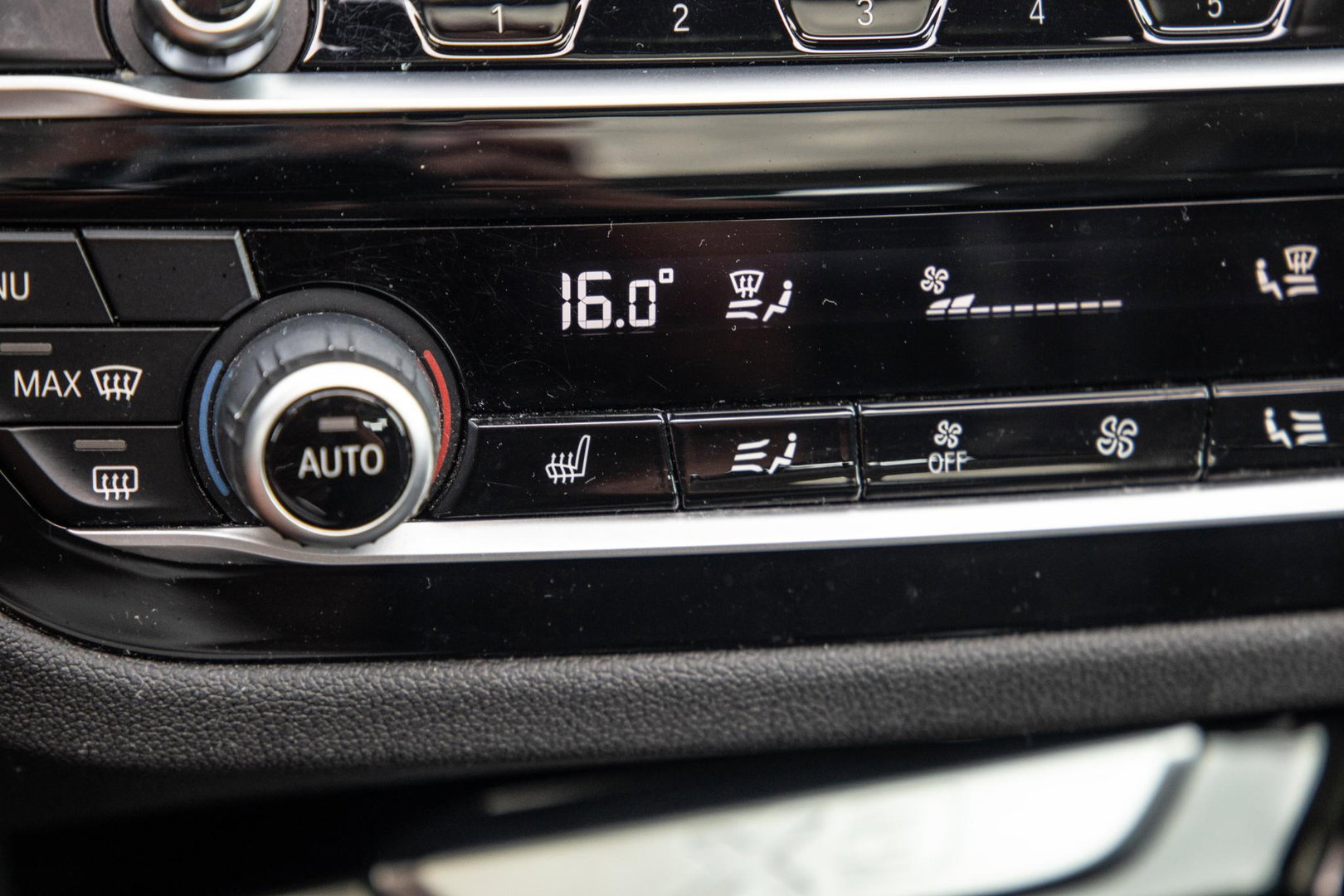 BMW X3 xDrive30e Executive BLACK LINE / PANORAMA DAK / CARPLAY / LEER / STOELVERWARMING / CAMERA