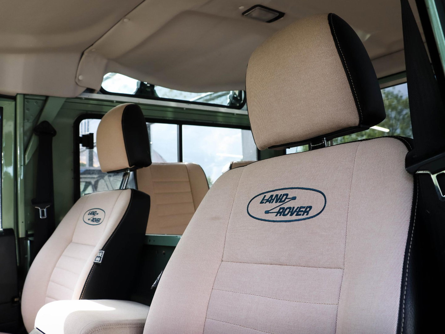 Land Rover Defender 2.0 MPI 90 Heritage | UNIEK