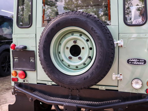 Land Rover Defender 2.0 MPI 90 Heritage | UNIEK