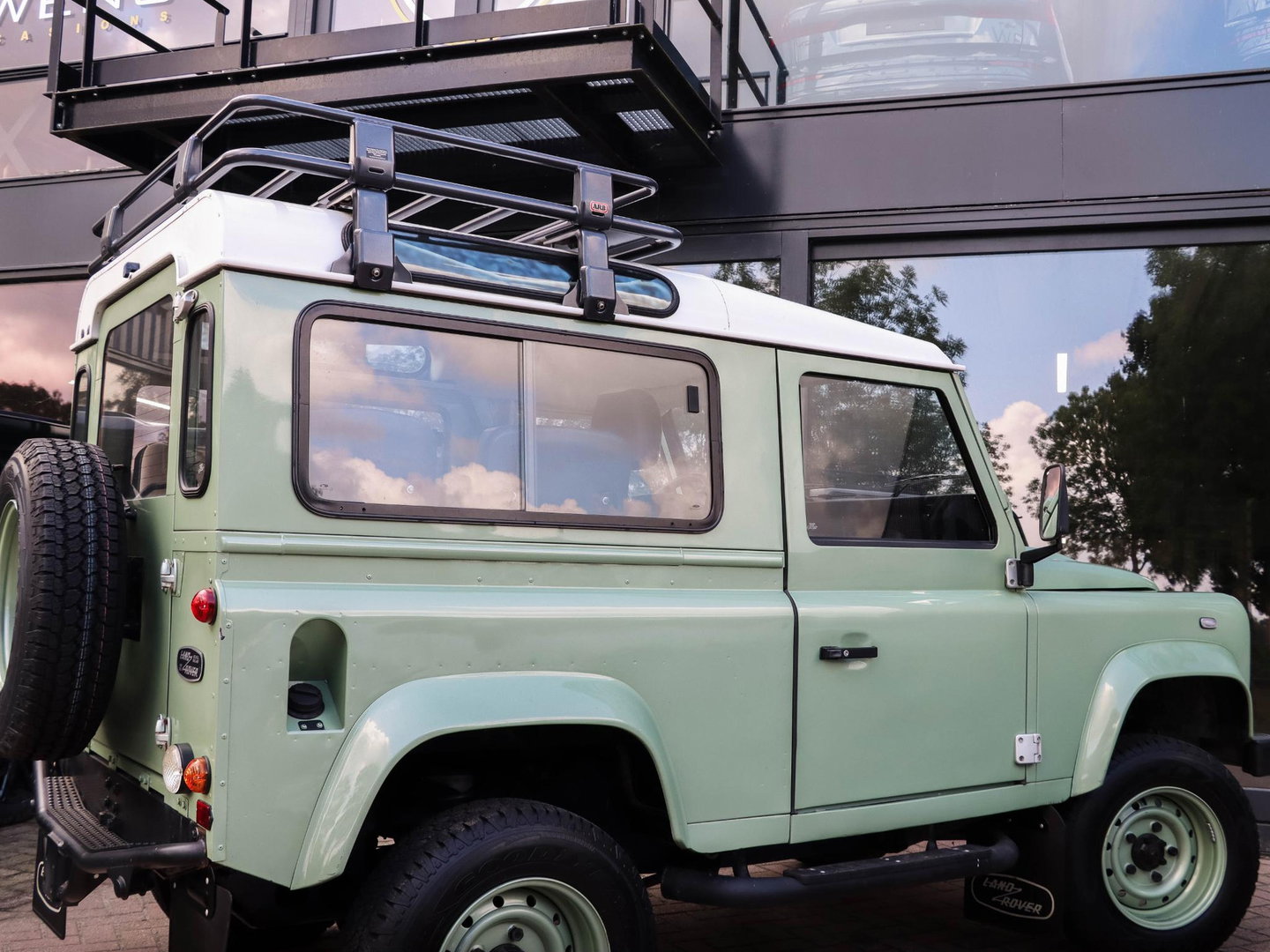 Land Rover Defender 2.0 MPI 90 Heritage | UNIEK