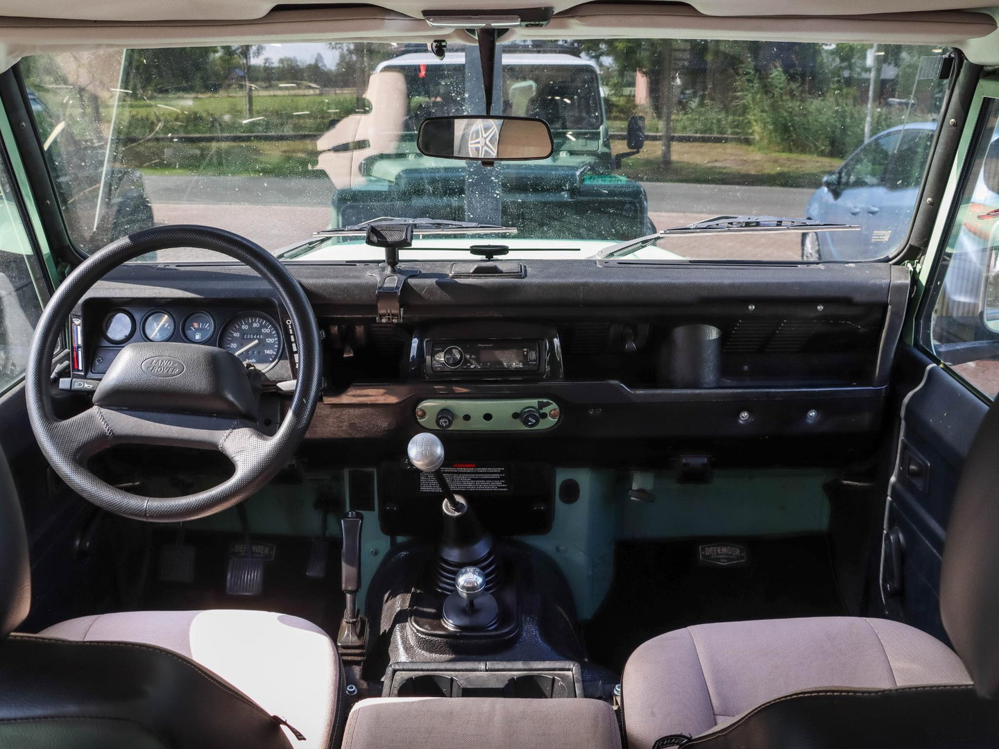 Land Rover Defender 2.0 MPI 90 Heritage | UNIEK