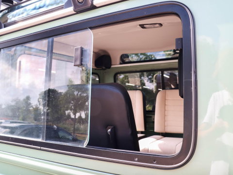 Land Rover Defender 2.0 MPI 90 Heritage | UNIEK
