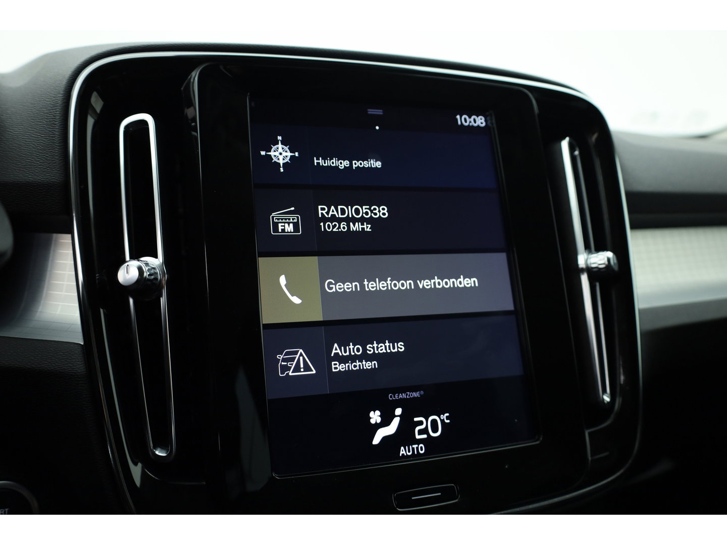 Volvo XC40 1.5 T3 R-Design | RIJKLAAR!! | Leer |  Keyless | Camera | Apple Carplay