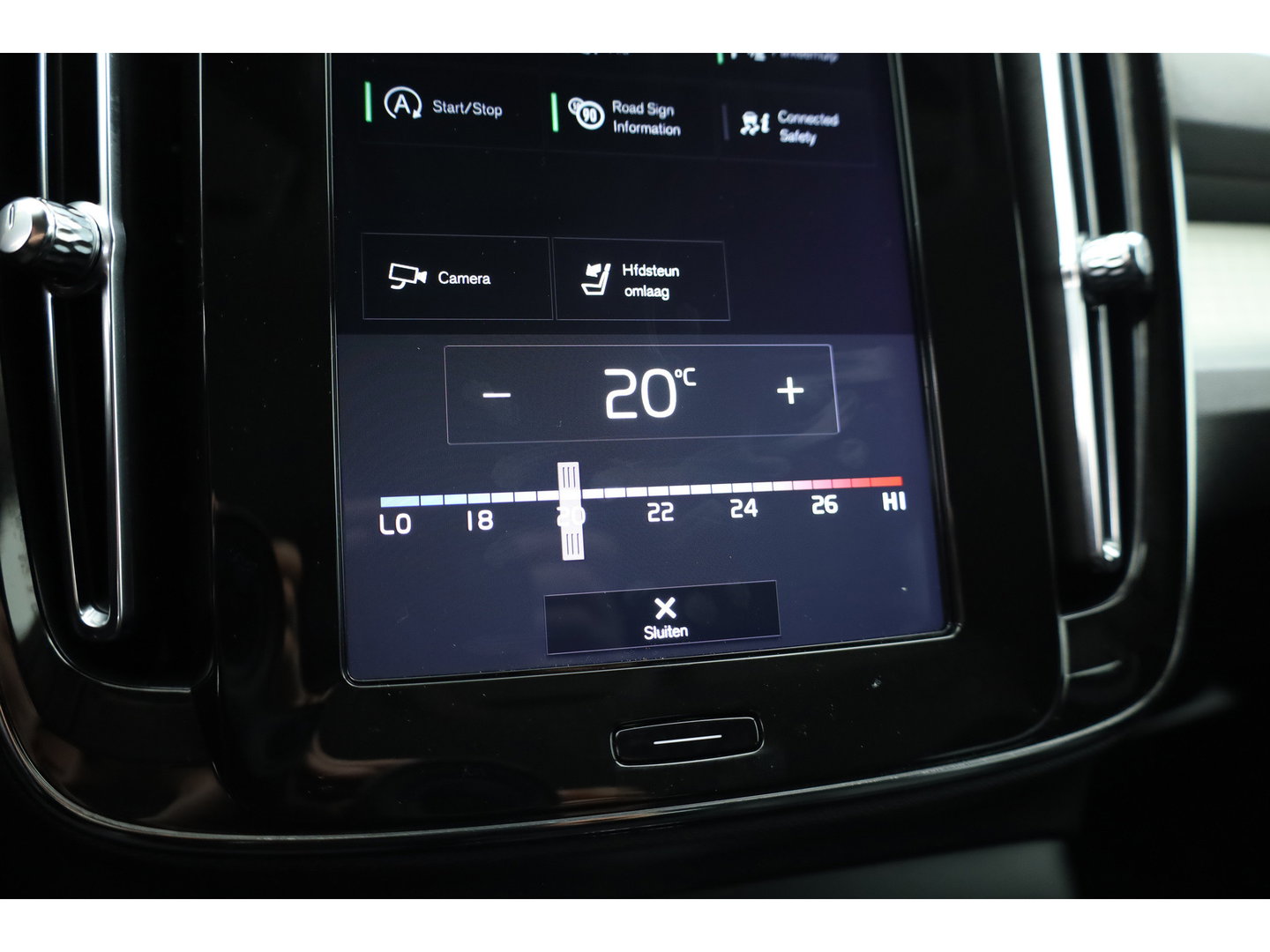 Volvo XC40 1.5 T3 R-Design | RIJKLAAR!! | Leer |  Keyless | Camera | Apple Carplay