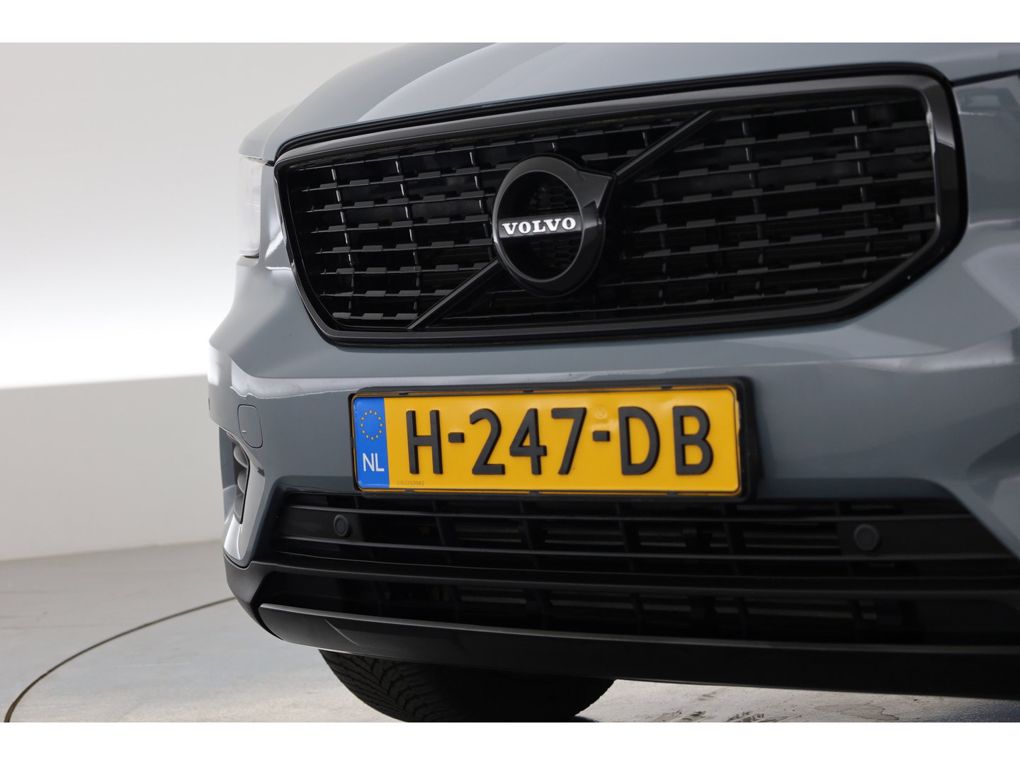 Volvo XC40 1.5 T3 R-Design | RIJKLAAR!! | Leer |  Keyless | Camera | Apple Carplay