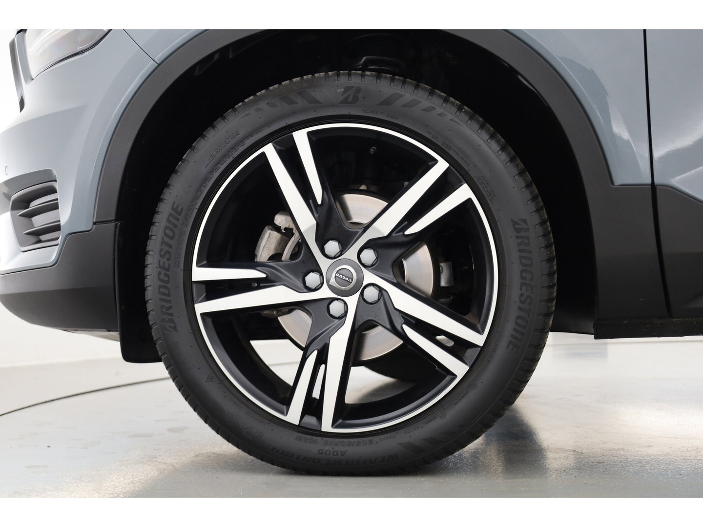 Volvo XC40 1.5 T3 R-Design | RIJKLAAR!! | Leer |  Keyless | Camera | Apple Carplay