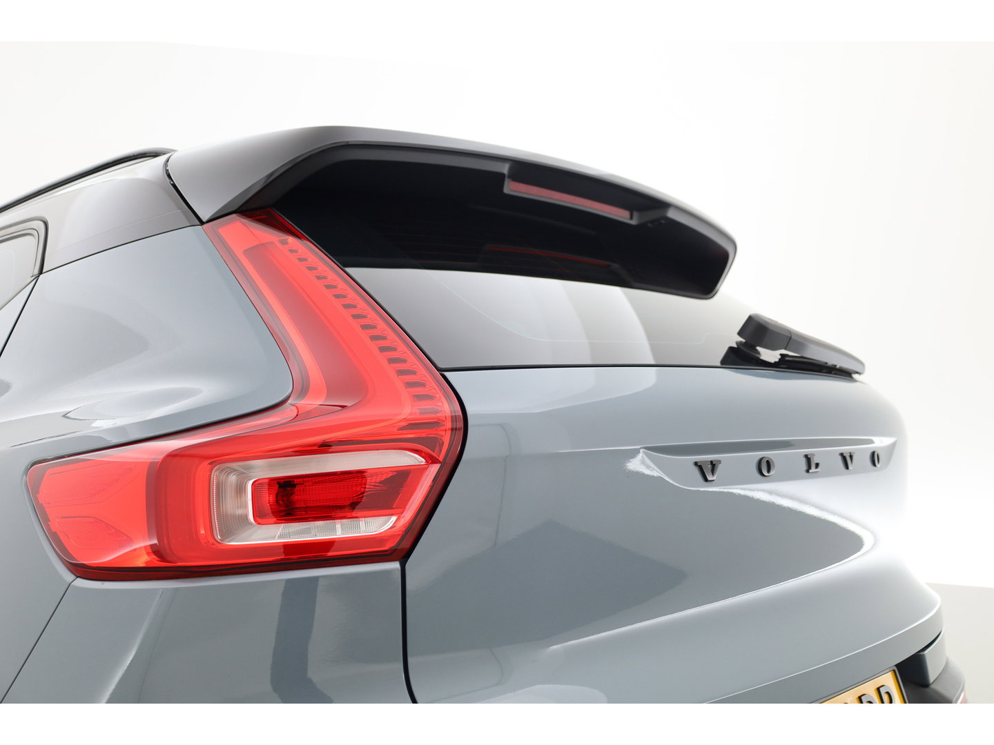 Volvo XC40 1.5 T3 R-Design | RIJKLAAR!! | Leer |  Keyless | Camera | Apple Carplay