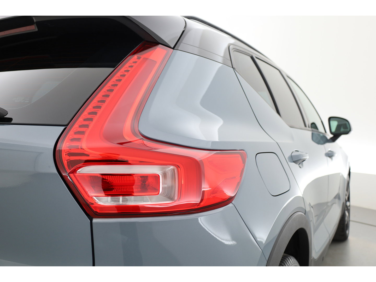 Volvo XC40 1.5 T3 R-Design | RIJKLAAR!! | Leer |  Keyless | Camera | Apple Carplay