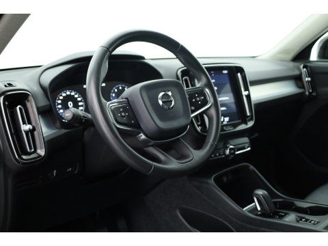 Volvo XC40 1.5 T3 R-Design | RIJKLAAR!! | Leer |  Keyless | Camera | Apple Carplay