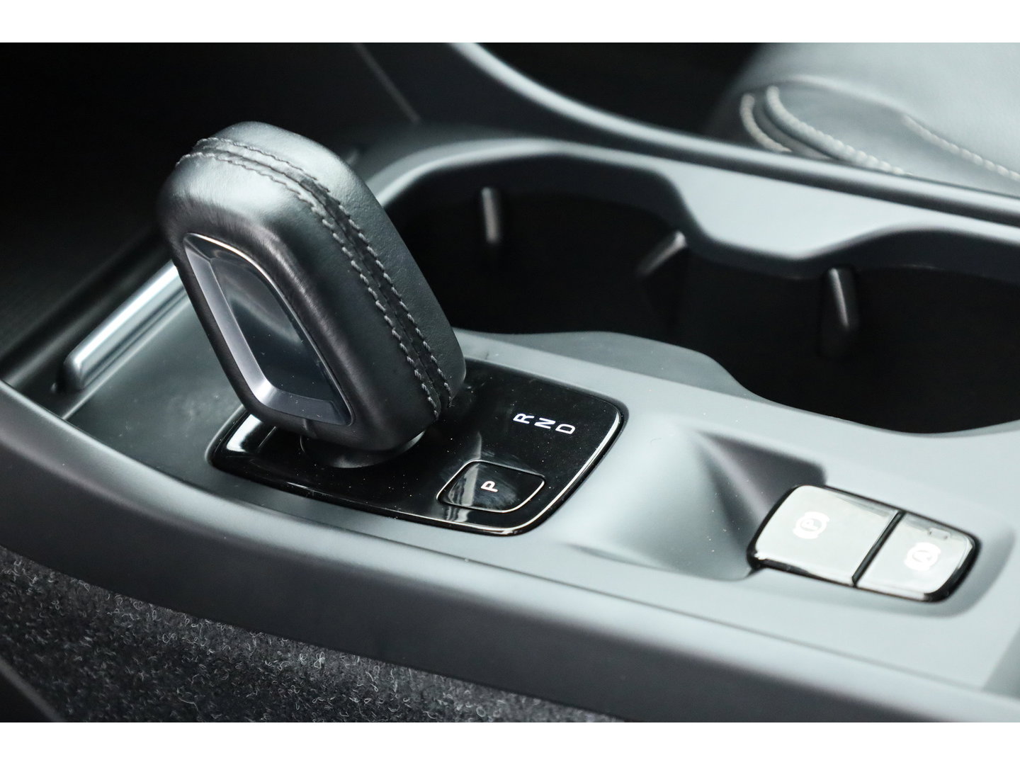 Volvo XC40 1.5 T3 R-Design | RIJKLAAR!! | Leer |  Keyless | Camera | Apple Carplay