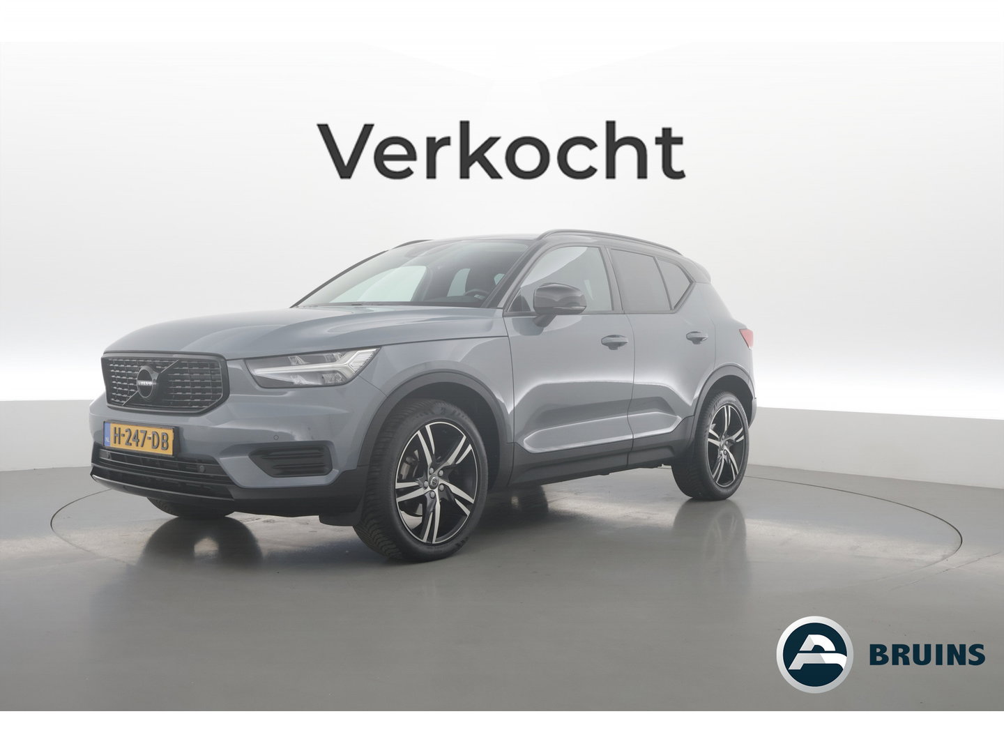 Volvo XC40 1.5 T3 R-Design | RIJKLAAR!! | Leer |  Keyless | Camera | Apple Carplay