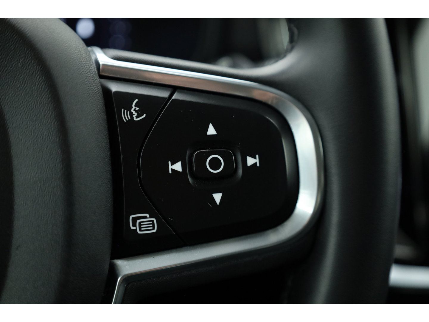 Volvo V60 2.0 B3 Core Prijs rijklaar | Trekhaak | Stoel + stuurverw. | ACC | Dodehoek (Blis) |