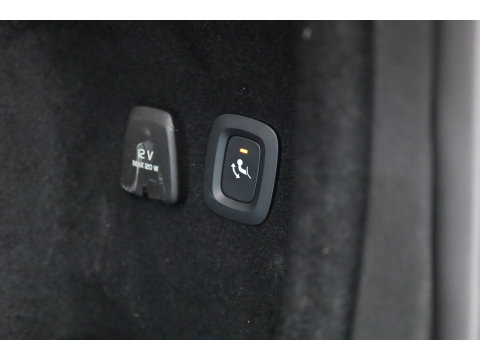 Volvo V60 2.0 B3 Core Prijs rijklaar | Trekhaak | Stoel + stuurverw. | ACC | Dodehoek (Blis) |