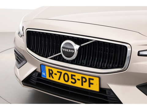 Volvo V60 2.0 B3 Core Prijs rijklaar | Trekhaak | Stoel + stuurverw. | ACC | Dodehoek (Blis) |
