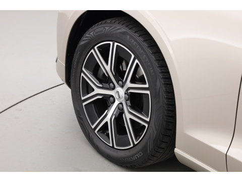 Volvo V60 2.0 B3 Core Prijs rijklaar | Trekhaak | Stoel + stuurverw. | ACC | Dodehoek (Blis) |
