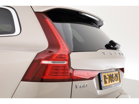 Volvo V60 2.0 B3 Core Prijs rijklaar | Trekhaak | Stoel + stuurverw. | ACC | Dodehoek (Blis) |