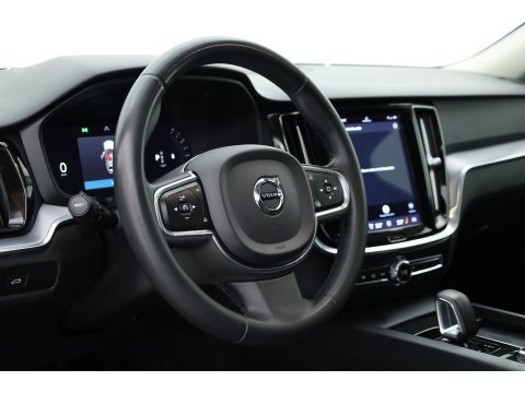 Volvo V60 2.0 B3 Core Prijs rijklaar | Trekhaak | Stoel + stuurverw. | ACC | Dodehoek (Blis) |