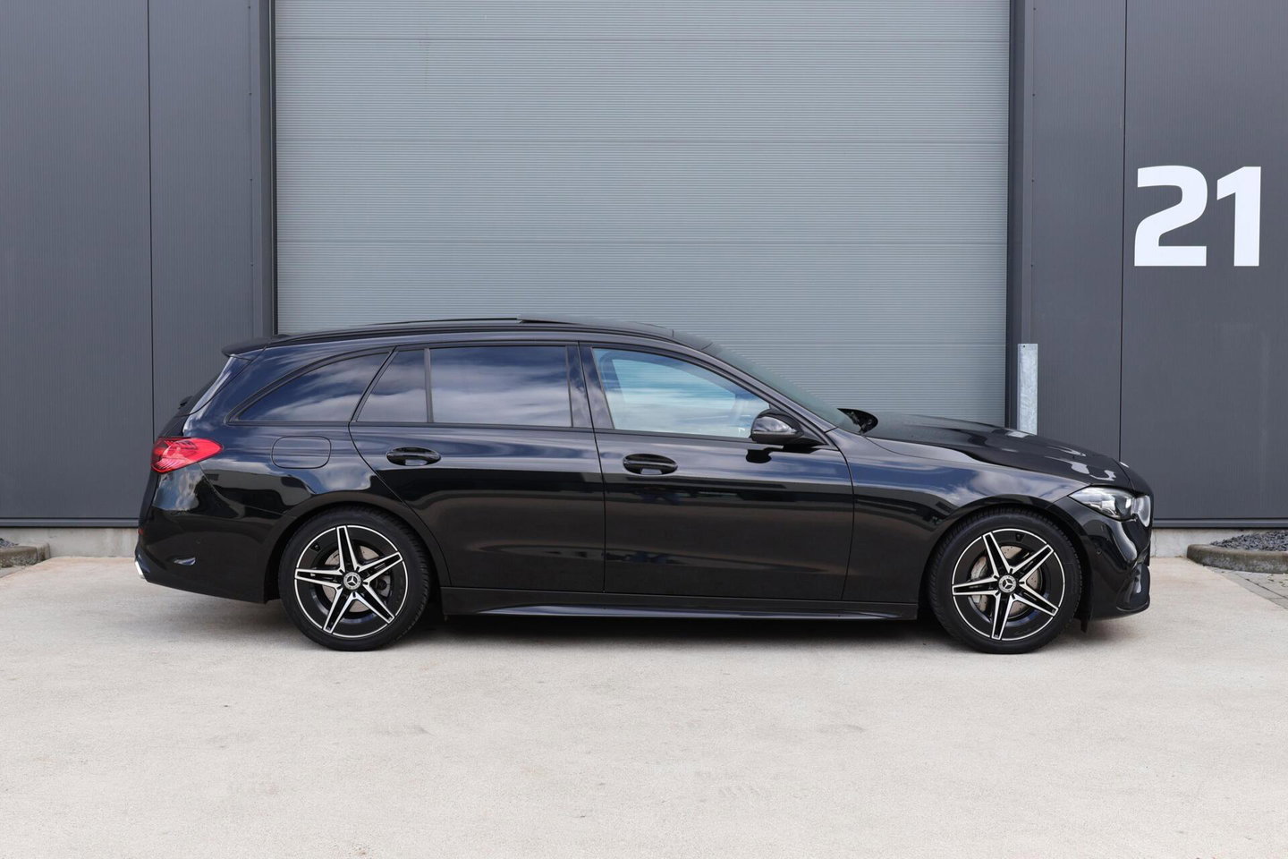Mercedes-Benz C-Klasse Estate 220 d AMG Line / Panoramadak / Burmester Surround / Massage Stoelen / Night Pakket / Trekhaak Wegklapbaar