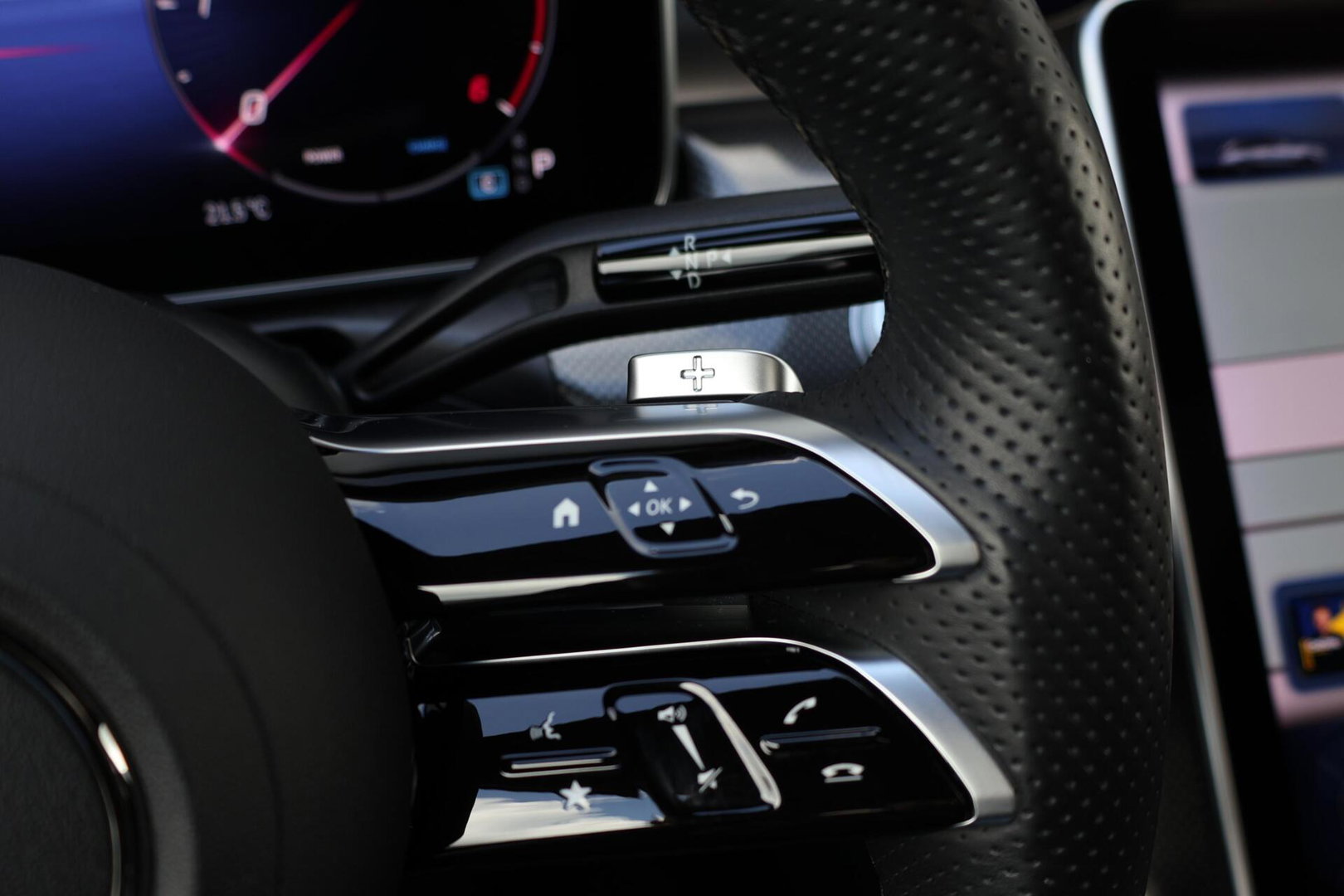 Mercedes-Benz C-Klasse Estate 220 d AMG Line / Panoramadak / Burmester Surround / Massage Stoelen / Night Pakket / Trekhaak Wegklapbaar