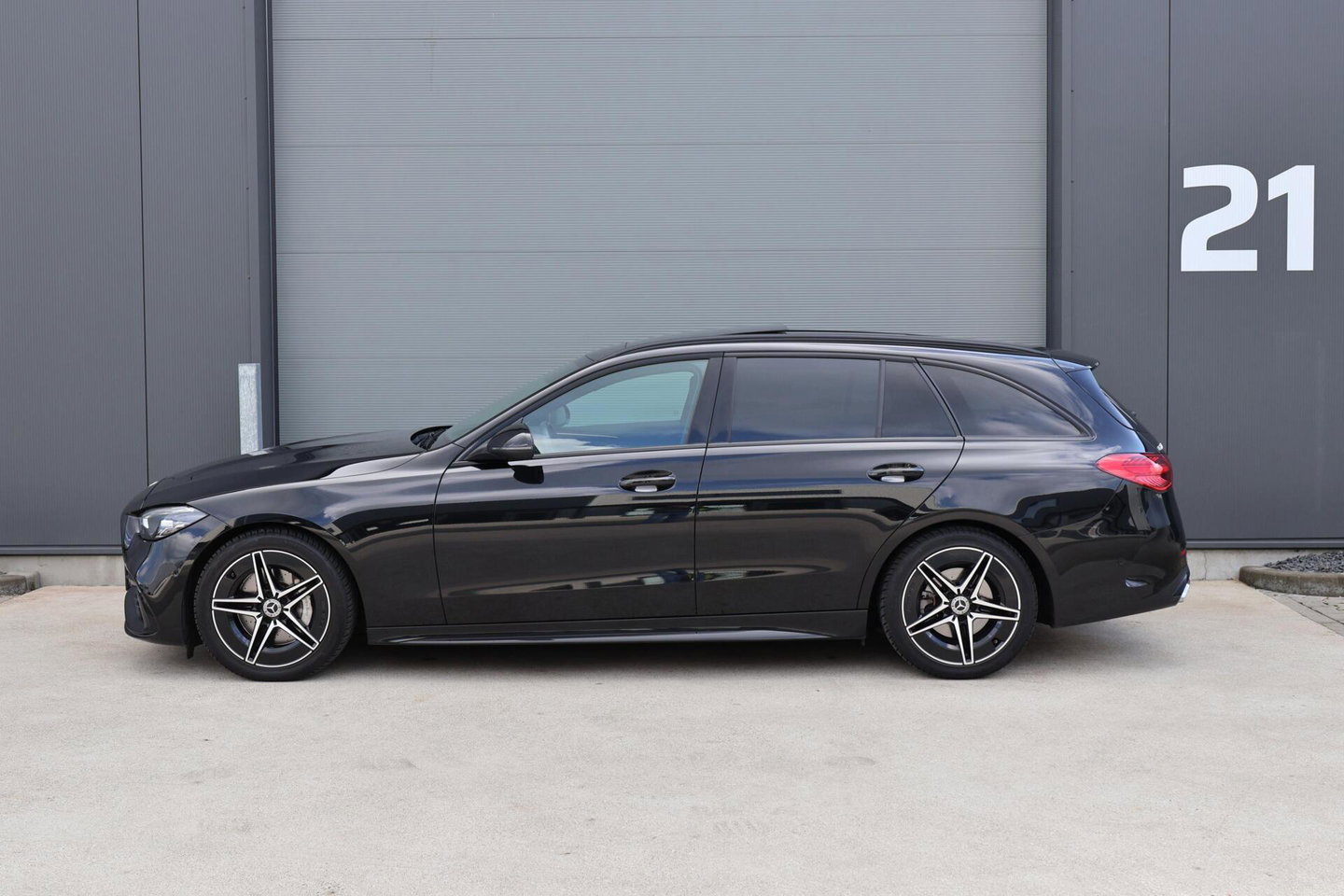 Mercedes-Benz C-Klasse Estate 220 d AMG Line / Panoramadak / Burmester Surround / Massage Stoelen / Night Pakket / Trekhaak Wegklapbaar