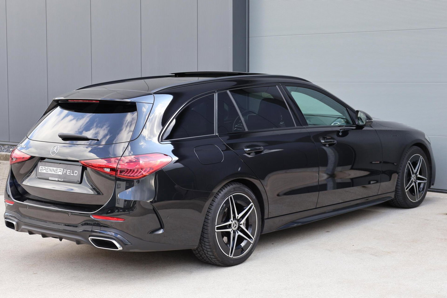 Mercedes-Benz C-Klasse Estate 220 d AMG Line / Panoramadak / Burmester Surround / Massage Stoelen / Night Pakket / Trekhaak Wegklapbaar