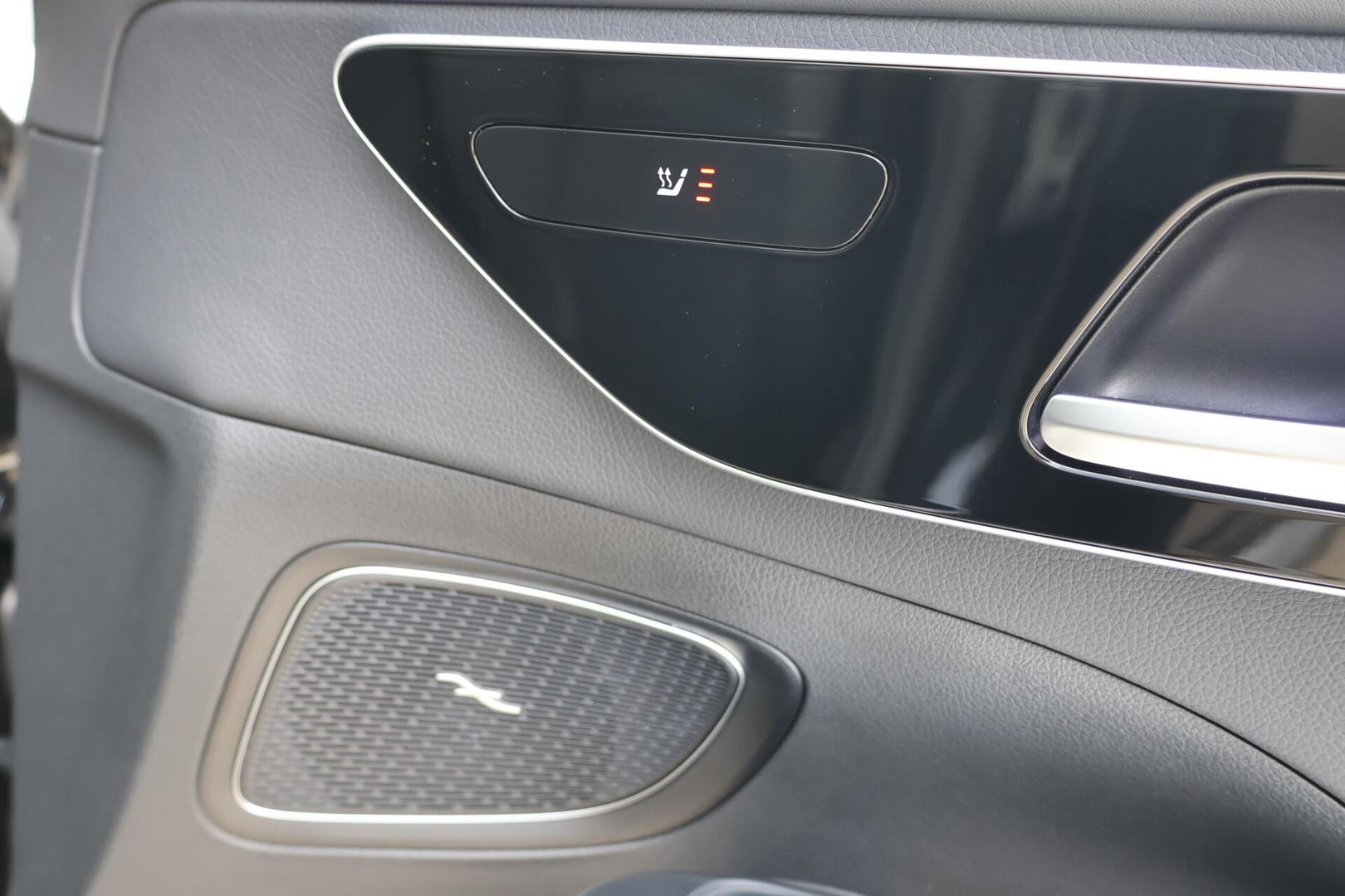 Mercedes-Benz C-Klasse Estate 220 d AMG Line / Panoramadak / Burmester Surround / Massage Stoelen / Night Pakket / Trekhaak Wegklapbaar