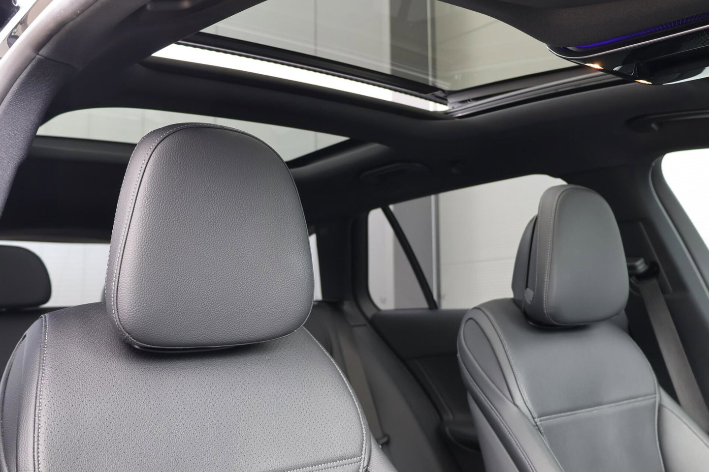 Mercedes-Benz C-Klasse Estate 220 d AMG Line / Panoramadak / Burmester Surround / Massage Stoelen / Night Pakket / Trekhaak Wegklapbaar