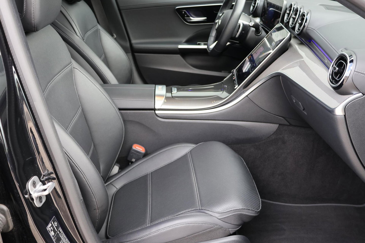 Mercedes-Benz C-Klasse Estate 220 d AMG Line / Panoramadak / Burmester Surround / Massage Stoelen / Night Pakket / Trekhaak Wegklapbaar