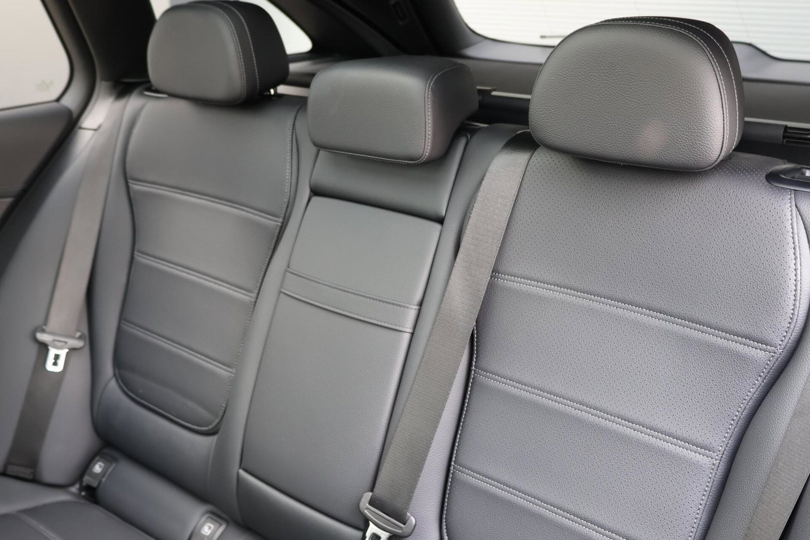 Mercedes-Benz C-Klasse Estate 220 d AMG Line / Panoramadak / Burmester Surround / Massage Stoelen / Night Pakket / Trekhaak Wegklapbaar
