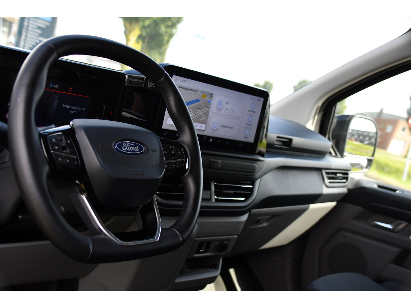 Ford Transit Custom 320 2.0 TDCI L2H1 Limited Black Edition Adaptieve Cruise, Camera, Carplay, 2 x Schuifdeur, 170pk, Automaat, Sensoren, Trekhaak, Stoelverwarming, Multimedia, Uniek!