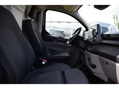 Ford Transit Custom 320 2.0 TDCI L2H1 Limited Black Edition Adaptieve Cruise, Camera, Carplay, 2 x Schuifdeur, 170pk, Automaat, Sensoren, Trekhaak, Stoelverwarming, Multimedia, Uniek!