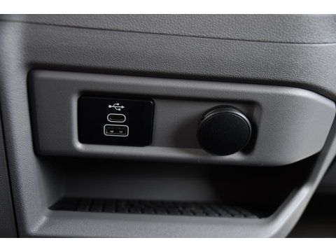 Ford Transit Custom 320 2.0 TDCI L2H1 Limited Black Edition Adaptieve Cruise, Camera, Carplay, 2 x Schuifdeur, 170pk, Automaat, Sensoren, Trekhaak, Stoelverwarming, Multimedia, Uniek!