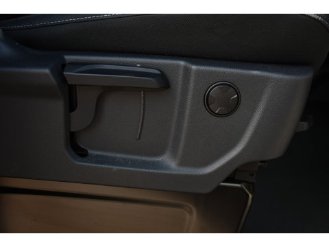 Ford Transit Custom 320 2.0 TDCI L2H1 Limited Black Edition Adaptieve Cruise, Camera, Carplay, 2 x Schuifdeur, 170pk, Automaat, Sensoren, Trekhaak, Stoelverwarming, Multimedia, Uniek!