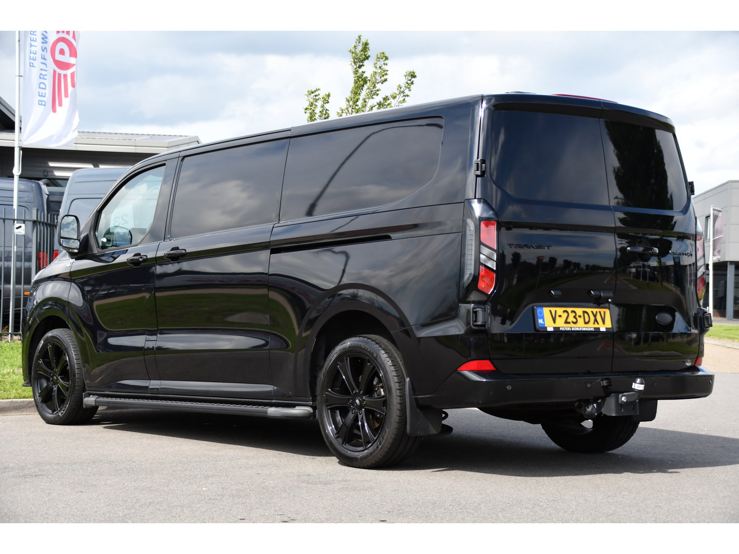 Ford Transit Custom 320 2.0 TDCI L2H1 Limited Black Edition Adaptieve Cruise, Camera, Carplay, 2 x Schuifdeur, 170pk, Automaat, Sensoren, Trekhaak, Stoelverwarming, Multimedia, Uniek!