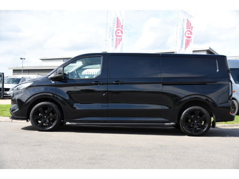 Ford Transit Custom 320 2.0 TDCI L2H1 Limited Black Edition Adaptieve Cruise, Camera, Carplay, 2 x Schuifdeur, 170pk, Automaat, Sensoren, Trekhaak, Stoelverwarming, Multimedia, Uniek!