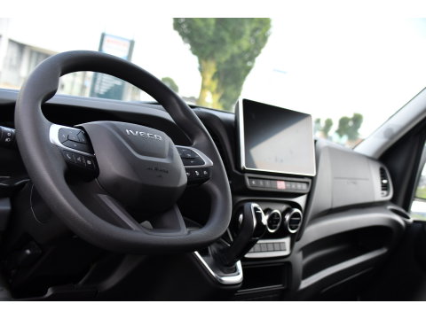 Iveco Daily 35S18 L2H2 PB Edition FACELIFT! Virtual, Adaptieve Cruise, Camera, Carplay, Automaat, 3500kg Trekhaak, Sensoren, 180pk, Multimedia, Uniek!
