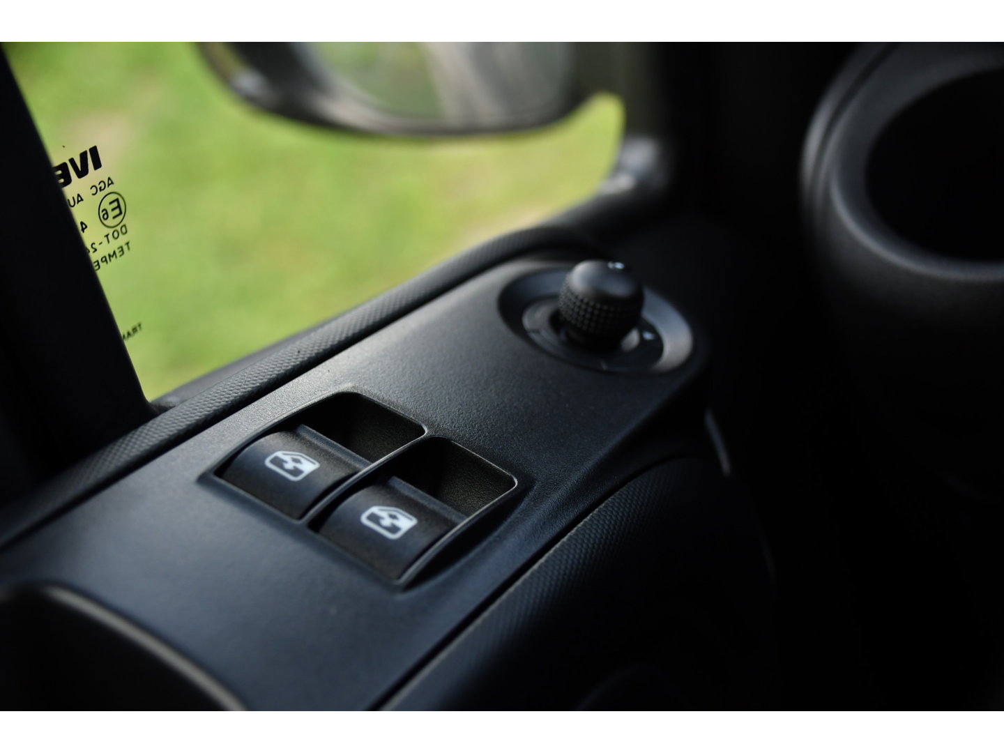 Iveco Daily 35S18 L2H2 PB Edition FACELIFT! Virtual, Adaptieve Cruise, Camera, Carplay, Automaat, 3500kg Trekhaak, Sensoren, 180pk, Multimedia, Uniek!