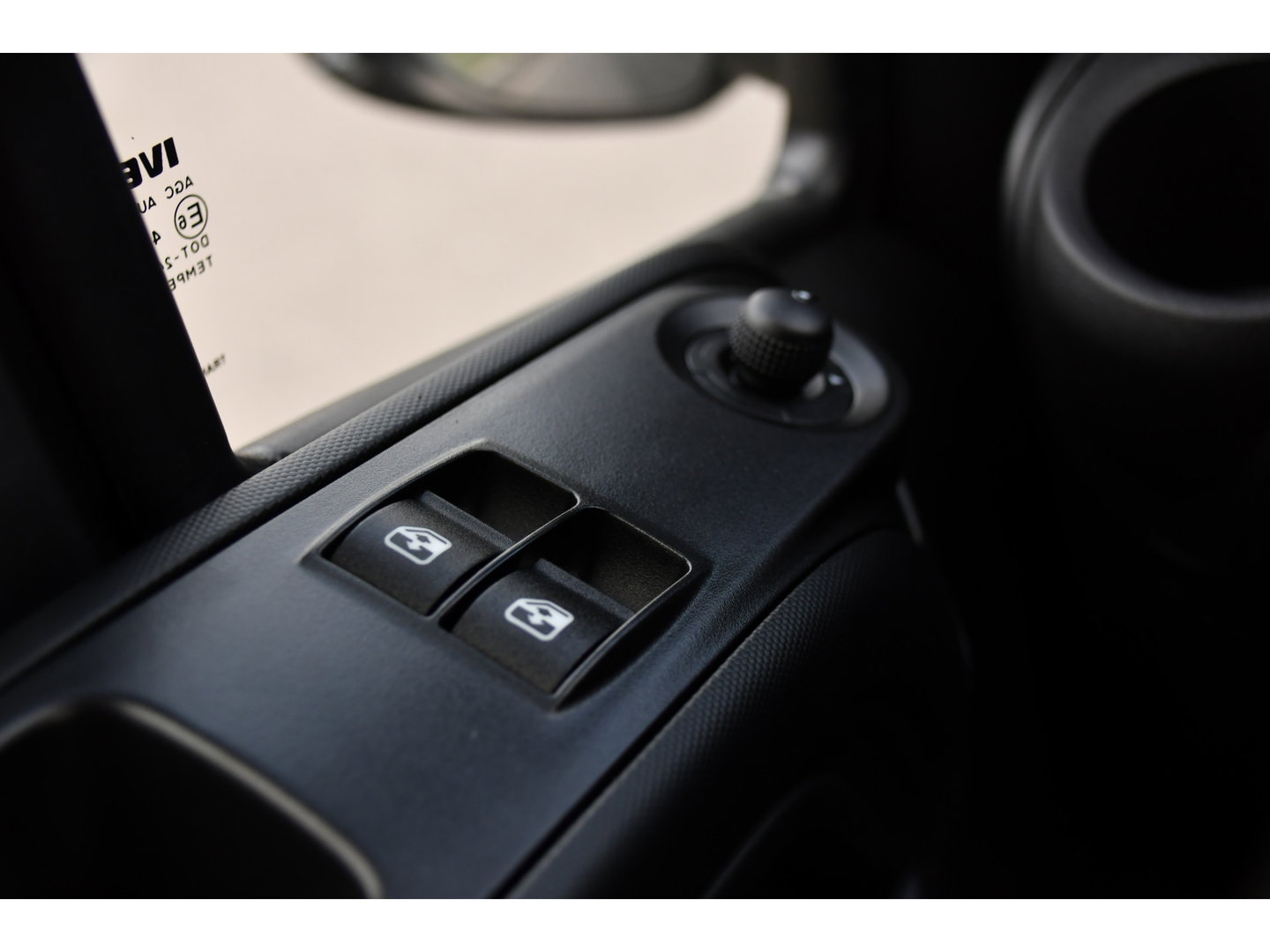 Iveco Daily 35S18 L2H2 PB Edition FACELIFT! Virtual, Adaptieve Cruise, Camera, Carplay, Automaat, 3500kg Trekhaak, Sensoren, 180pk, Multimedia, Uniek!