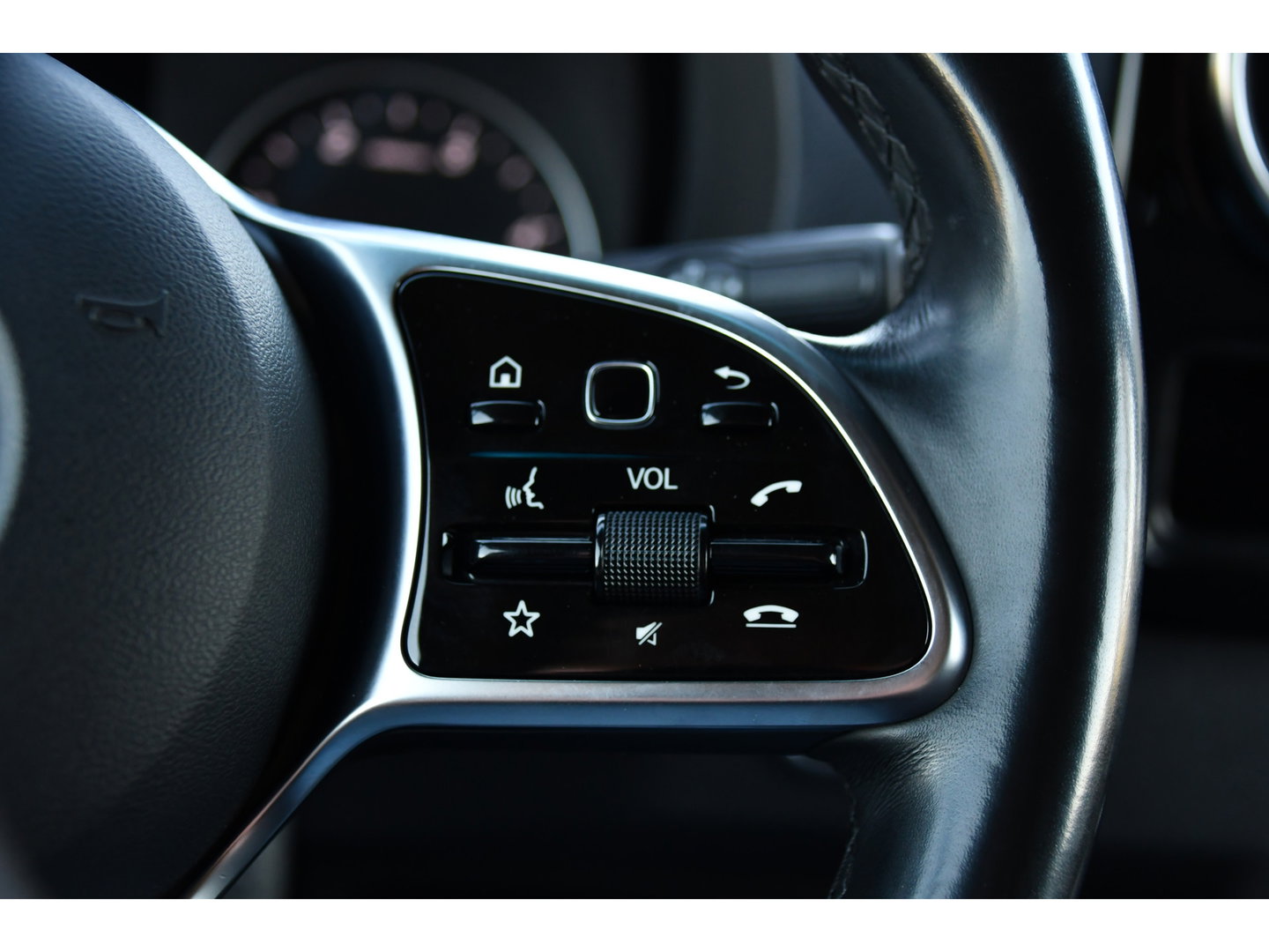 Mercedes-Benz Sprinter 319 1.9 CDI L2H2 RWD Black Edition Full Options! 360 Camera, Adaptieve Cruise, LED, Standkachel, Carplay, 190pk, Voorruit verwarming, Uniek!