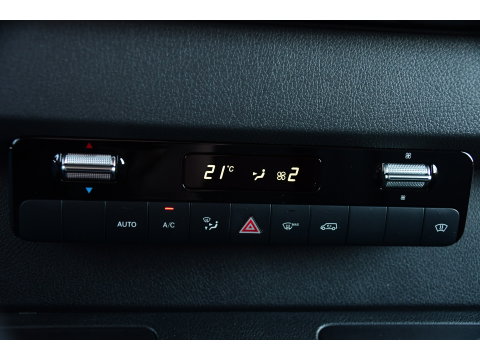 Mercedes-Benz Sprinter 319 1.9 CDI L2H2 RWD Black Edition Full Options! 360 Camera, Adaptieve Cruise, LED, Standkachel, Carplay, 190pk, Voorruit verwarming, Uniek!