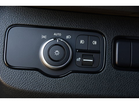 Mercedes-Benz Sprinter 319 1.9 CDI L2H2 RWD Black Edition Full Options! 360 Camera, Adaptieve Cruise, LED, Standkachel, Carplay, 190pk, Voorruit verwarming, Uniek!