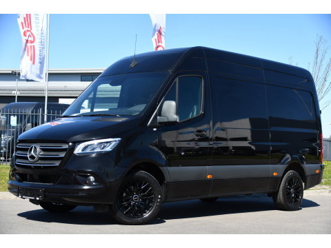 Mercedes-Benz Sprinter 319 1.9 CDI L2H2 RWD Black Edition Full Options! 360 Camera, Adaptieve Cruise, LED, Standkachel, Carplay, 190pk, Voorruit verwarming, Uniek!