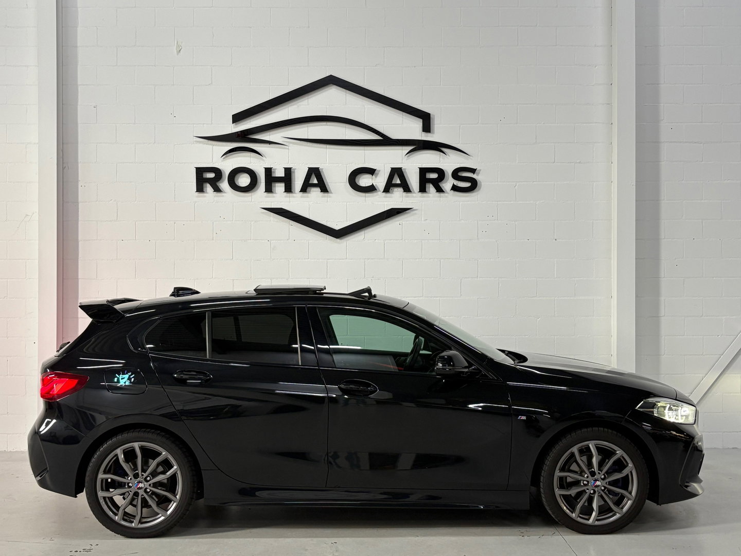 BMW 1-serie 118i High Executive, Pano, Sfeerverlichting, Applecarplay