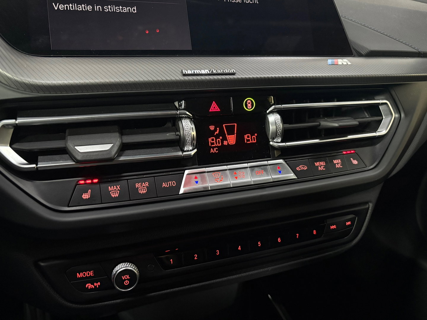 BMW 1-serie 118i High Executive, Pano, Sfeerverlichting, Applecarplay