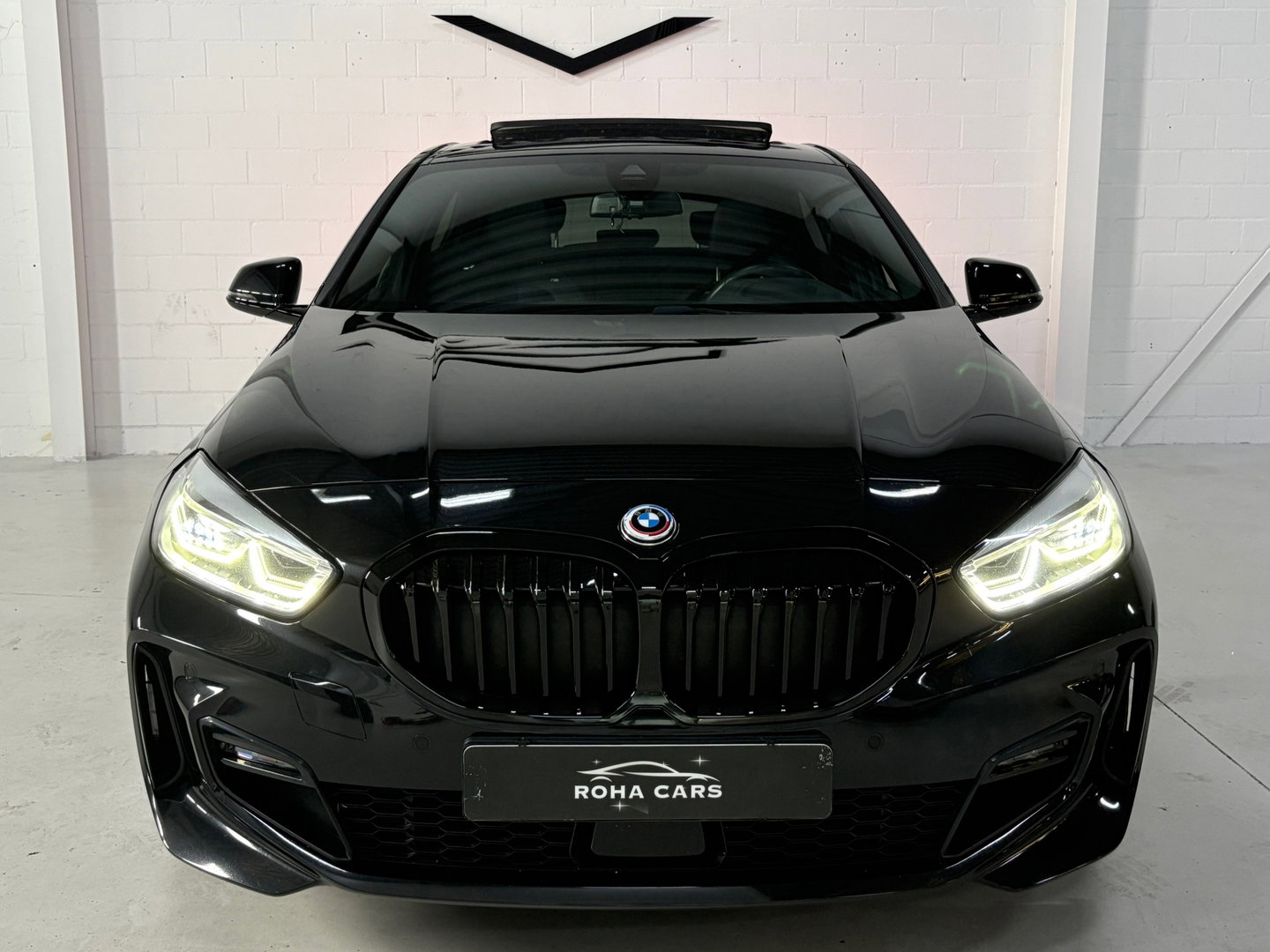 BMW 1-serie 118i High Executive, Pano, Sfeerverlichting, Applecarplay