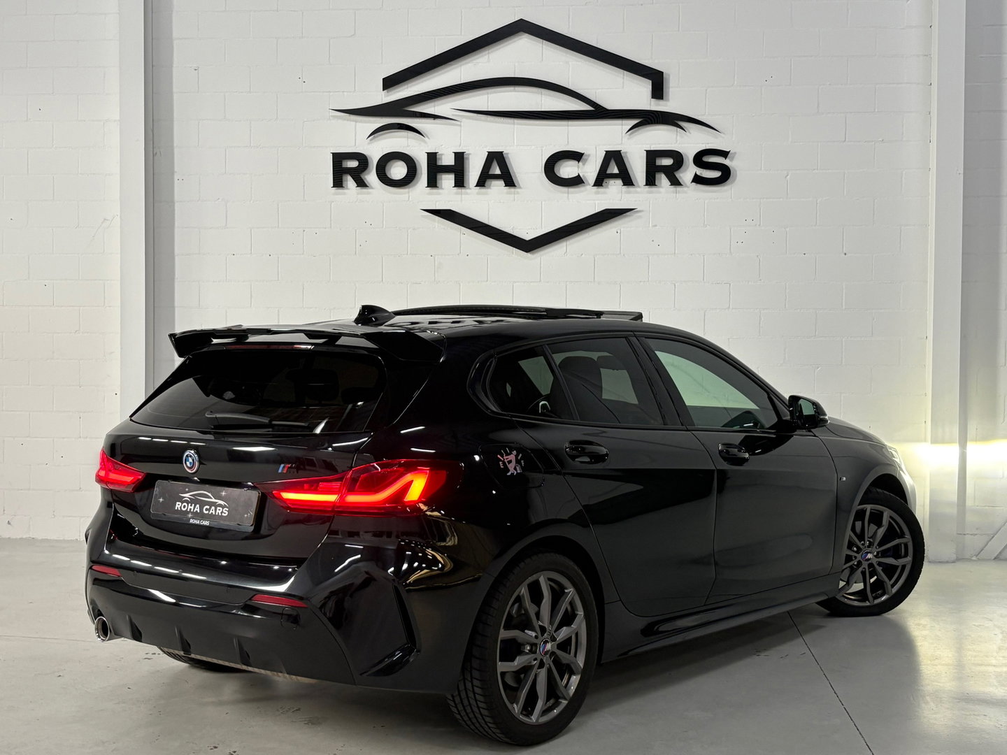 BMW 1-serie 118i High Executive, Pano, Sfeerverlichting, Applecarplay